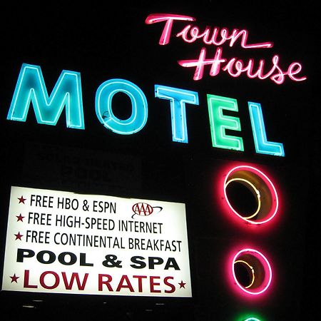 Town House Motel Lancaster Extérieur photo