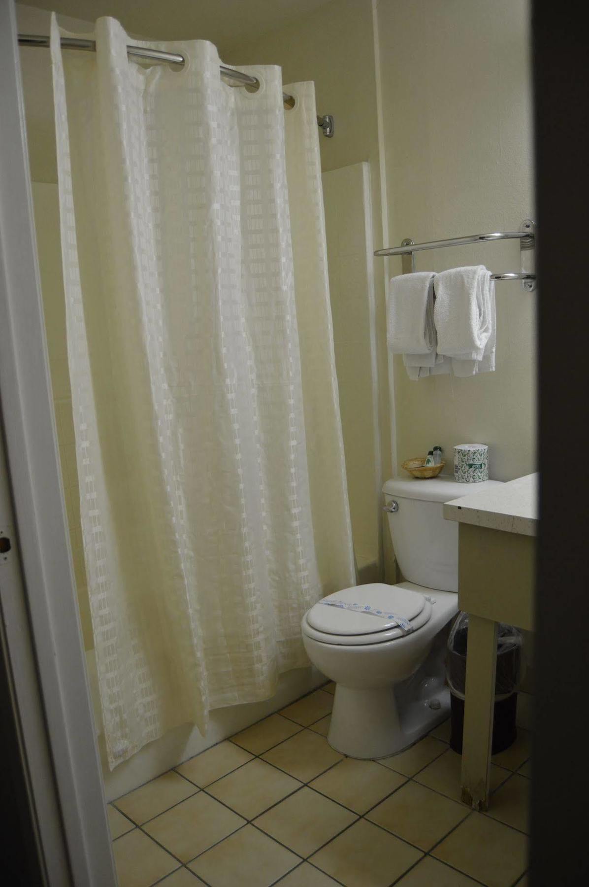 Town House Motel Lancaster Extérieur photo