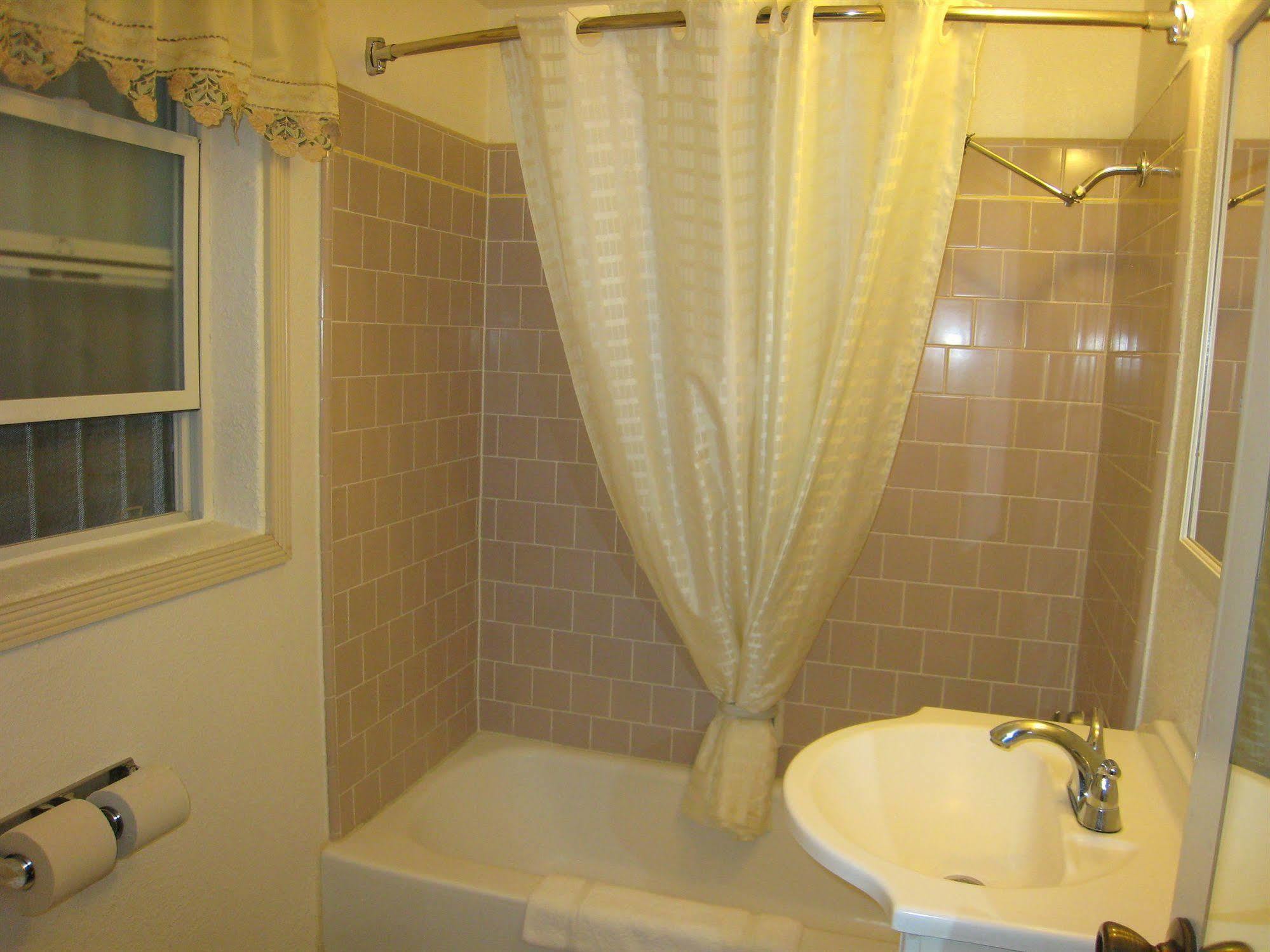 Town House Motel Lancaster Extérieur photo